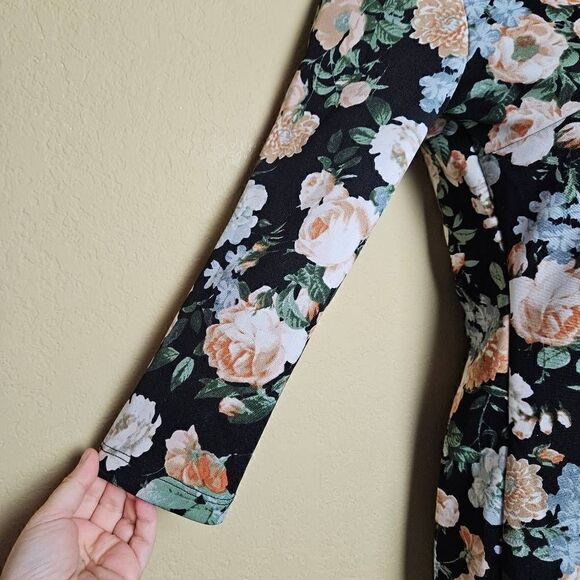 Forever 21 Floral Dress - Picture 3 of 7